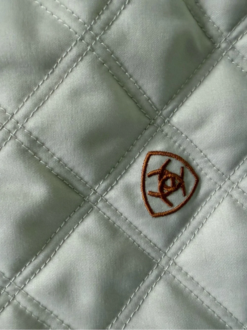 Ariat Diamond Quilted Full Zip Vest XL Ivory Horse Bit Lining